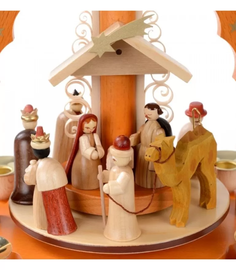 Best Pyramide De Noël Allemande Avec Une Arche Couleur Ocre Pyramides De Noël Allemandes